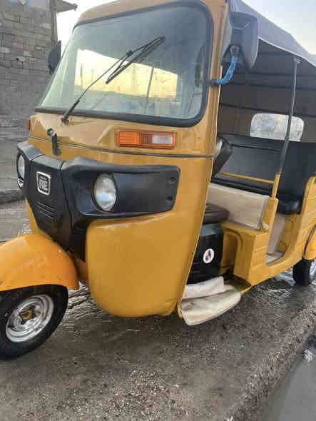 سلام عليكم تكتك البيع ١٦شهرً٨وراق كامله نقص المكاتبه تكفلك الترقيم مكينه ٢٠الف ما ذب عليه ***********
