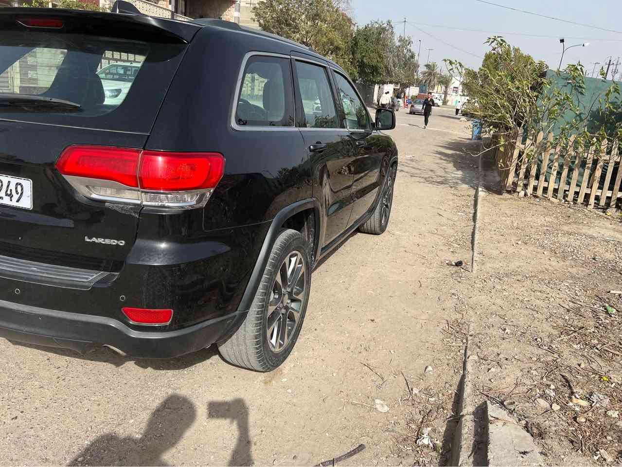 جيب لاريدو موديل 2017 موصفات 
بصمة 
شاشة 
كامرة 
كشنات جالد 
كشنات كهرباء 
تحكمات ستيرن 
مانع نزلاق 
حساسات خلفي 
صبغ جملغ وبنيد رايدهة 187 وبيهة مجال الطيبين وأي ستفسار نتصال علة هذة رقم *********** مكلف بل نشر بغداد, العراق
