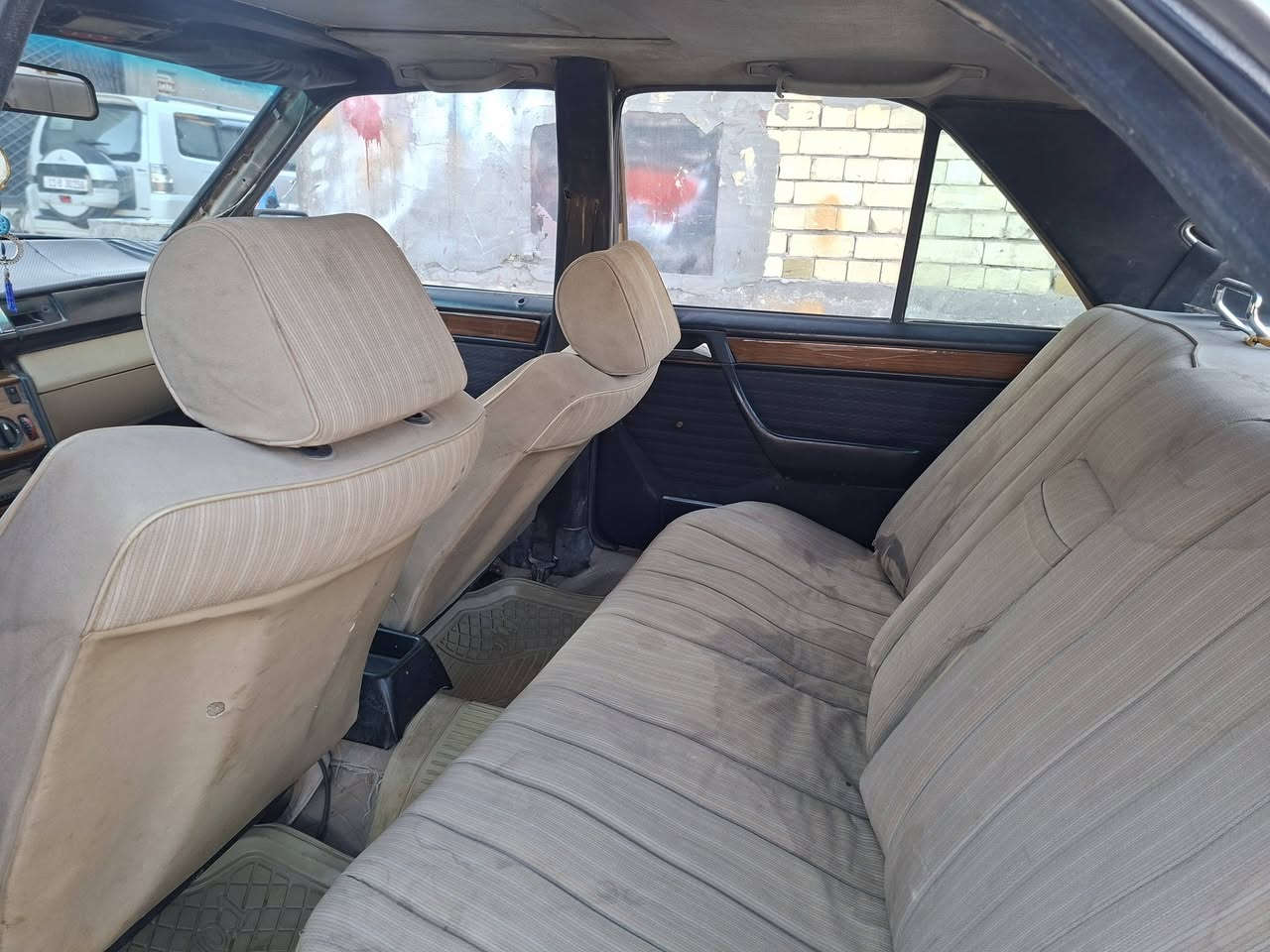 مارسيدس دب مديل ١٩٨٧ رقم بغداد الماني سنويه ٢٠٢٨ محور كير ومحرك بطه جاهزه سعرها ٣٨ وبيها مجال مكانها كربلاء حي النصر ***********
