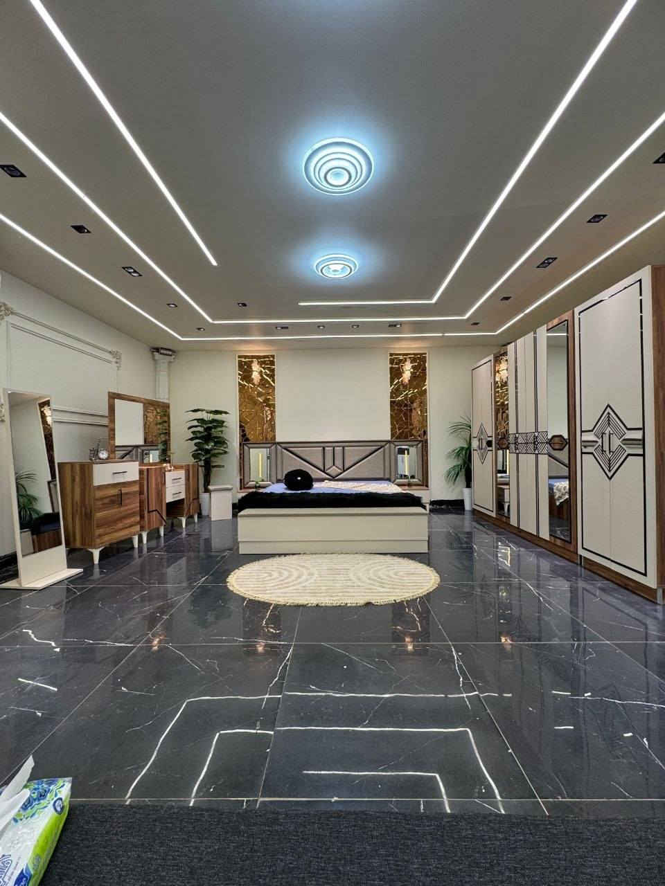 *موديل        لافيتا          الخشبي*

*10 قطع          كنتور ملحق  🎁  300*      

✅ السرير مخزن 
✅ الميز تواليت الضخم
✅ شغل ممتاز 
✅ المصنع الأصلي   
✅ قياسات ضخمه 

السعر مليون و250 الف 

توصيل بغداد مجانا 
اطراف 20 الف 
محافظات 100 الف


**إذا كنت صاحب هذا الإعلان وتريد حذفه لأي سبب، رجاءا أرسل رسالة إلى الدعم الفني**