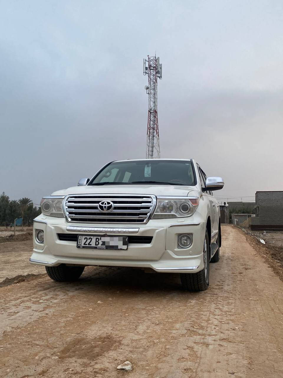 السلام عليكم
لاندكروز 2015 V8 مكينه 4600
فطيميه السياره مكينه لكزز 
كفاله 
كير ومكينه كفاله 
تخم تاير 
لون ابيض 
رقم اربيل الجديد تحويل ثاني يوم 
حساسات امامي 
حساسات خلفي 
كامره 
ترحيب دخول ذكي 
مري قلاب 
الجام من تقفل يصعد اوتماتيكي من وحده 
حساس بالجام من تصعدها اذا اكو شي تطخ بي ترجع تنزل 
تخم تاير جديد 
لايت زنون عالي وناصي 
السياره مناقصها شي 
كراسي مخمل مغلف جلد 
ماشيه 162 الف حقيقي 

💵السعر 42 الف دولار 
يعني 4 شدات و20ورقه وبيها مجال بسيط للشراي 

للاستفسار 📲***********
