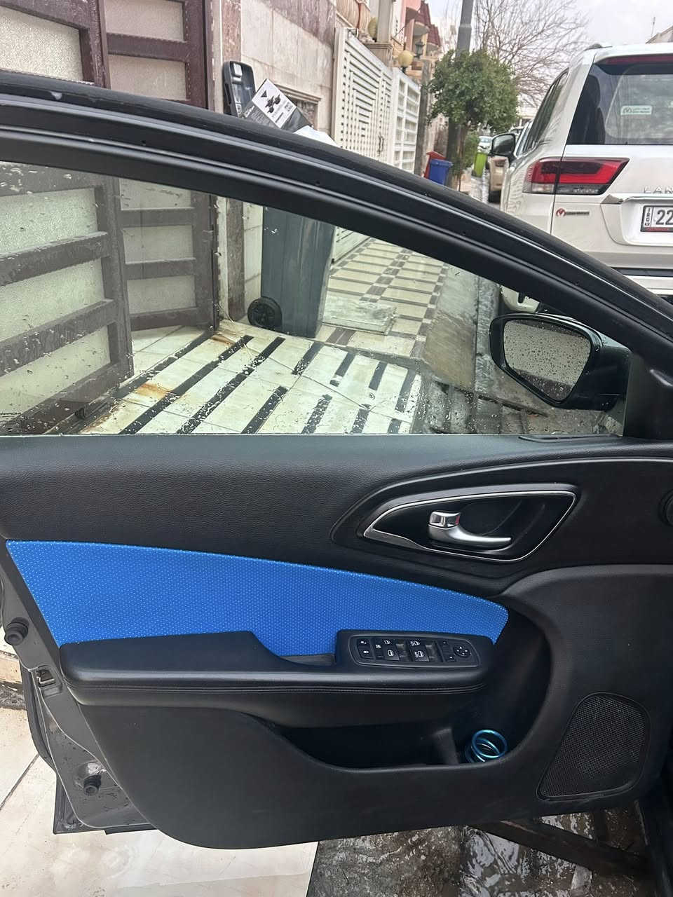 كرايسلر c200 2016 ماشيه 147000KM مواصفات نص S بدون ايرباك ودواخل بونيد بيهه شوي صبغ  صوره الحادث مرفق كير مكينه بشرط حداده 100% كشن كهربائي بصمه ابواب صفحتين تشغيل عن بعد تبريد قطعتين شاشه جبيره عداد اوباما تايرات 90%نضافه بلاجكتورات السياره متعوب عليه كلش  الله وكيلكم يعني متصرف فلس باقي الواصفات معروفه بيه كم شخط بسيط منضومه غاز ايطالي ٨٥ لتر شديته بحكومه العراقيه تجي تضرب سلف وتوكل انطي ضمان بكلشي سياره مال جناي
سعر ١١٧ وعلي غرامه تقريبا مليون دينار


**إذا كنت صاحب هذا الإعلان وتريد حذفه لأي سبب، رجاءا أرسل رسالة إلى الدعم الفني**