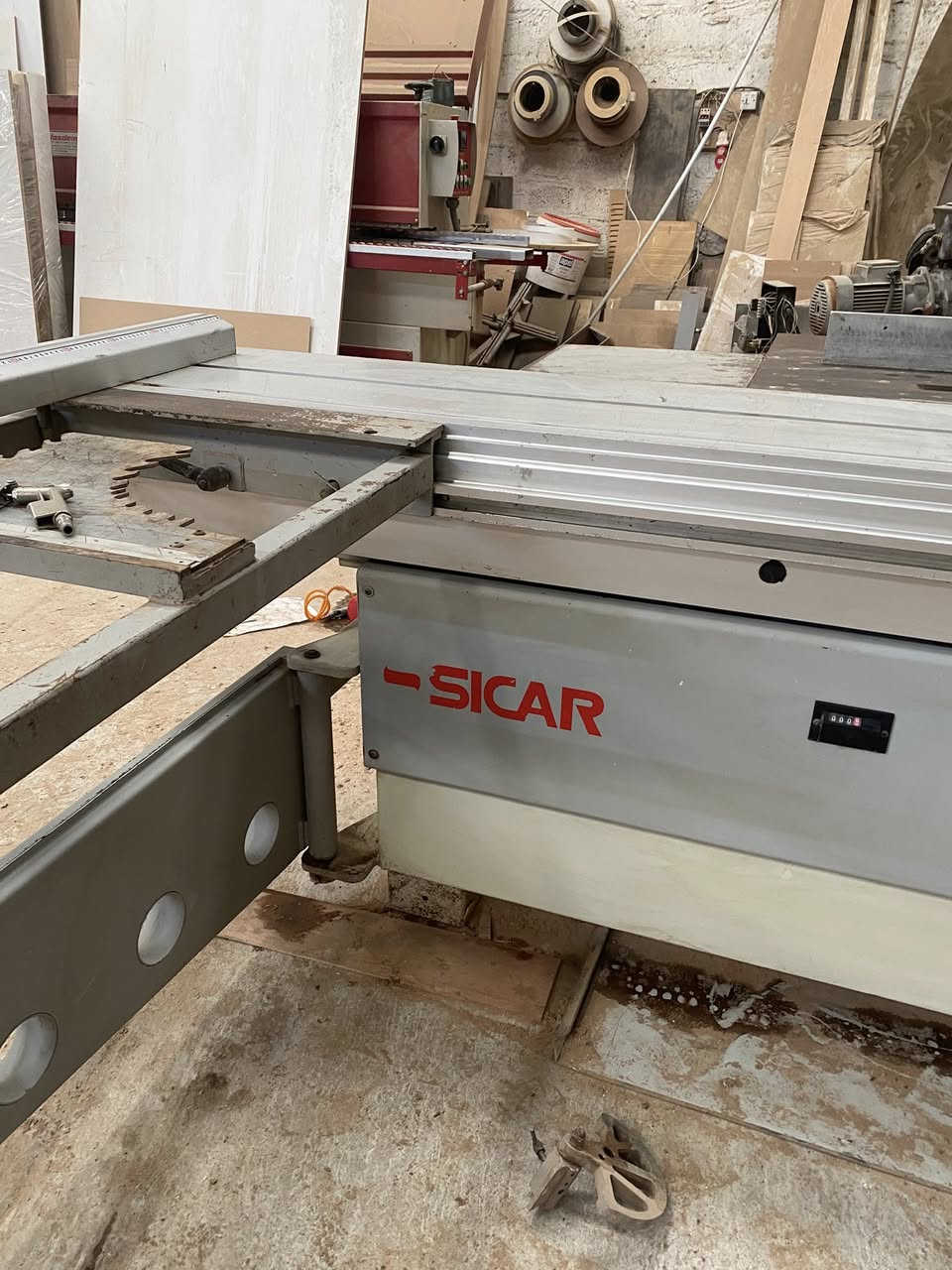 منشار ايطالي سيگار 320cm للبيع/اربيل***********
