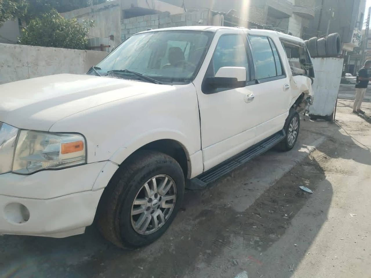 السلام عليكم فورت اكسبديشن موديل 11 سياره على ضربتها شغاله وتمشي تبريد شغال كير مكينه كلش حلوات رقم بغداد  الجديد السعر 65 ورقه شرط التحويل عنوانها بغداد ***********
