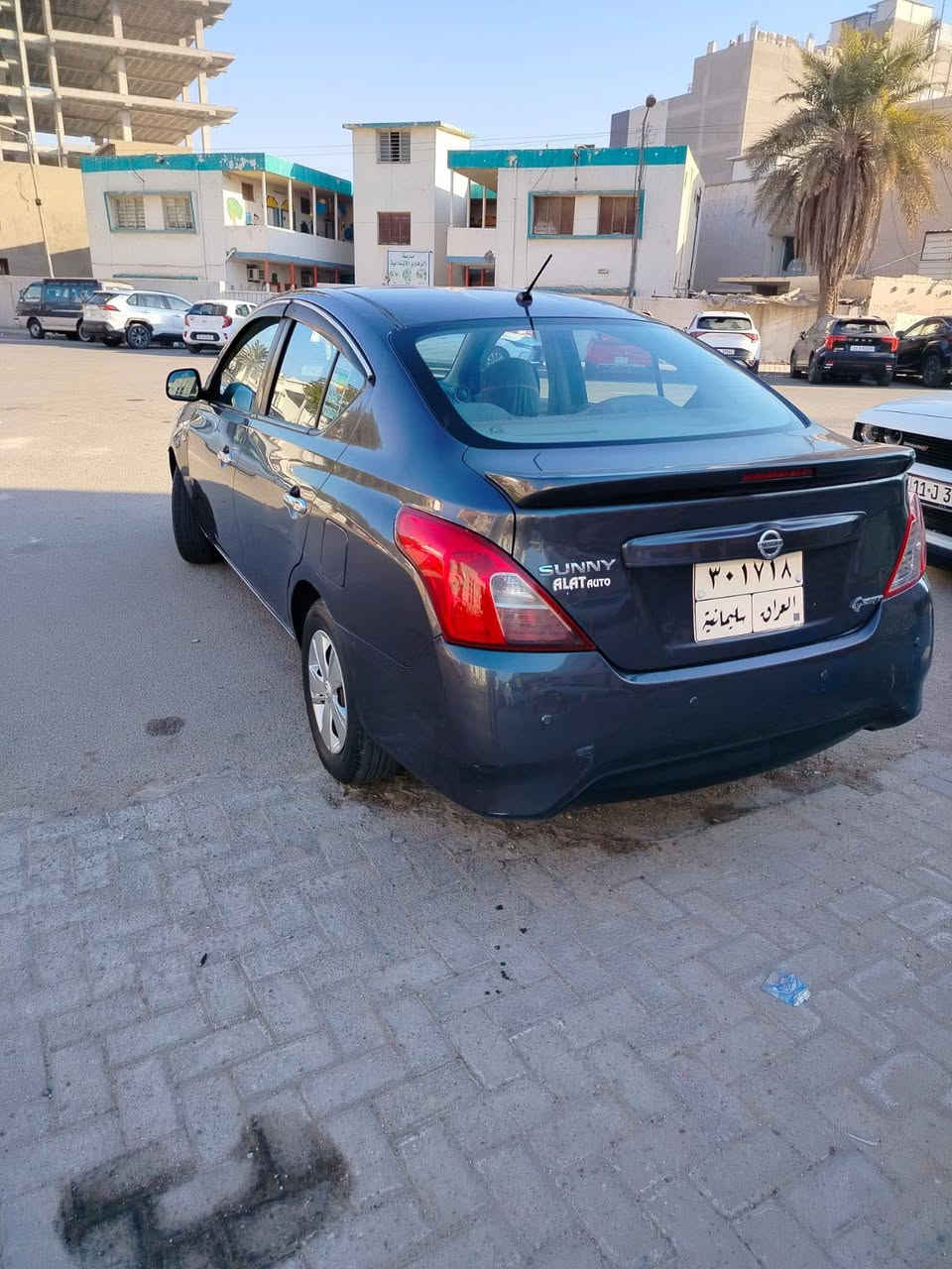 السلام عليكم للبيع فقط سني هندي موديل ٢٠٢٠ بليتة زرقاء رقم سليمانية شرط التحويل ماشية ١٤٠ سيارة مكفولة بدون صبغ ماعدا بارد بمكانين سيارة نظيفة جداً داخل وخارج صدر امامي خلفي جديد منظومة بانزين جديدة تخم تاير مواصفات السني تحكم ستيرن ومانع انزلاق ويدات نيكل والصور موجودة مكان السيارة باليرموك الي حاب يتصل بصاحب السيارة لأن مكلف بنشرها
هاتف / *********** اتصال فقط بدون واتساب
السعر ١٠٢ وبيهة مجال
