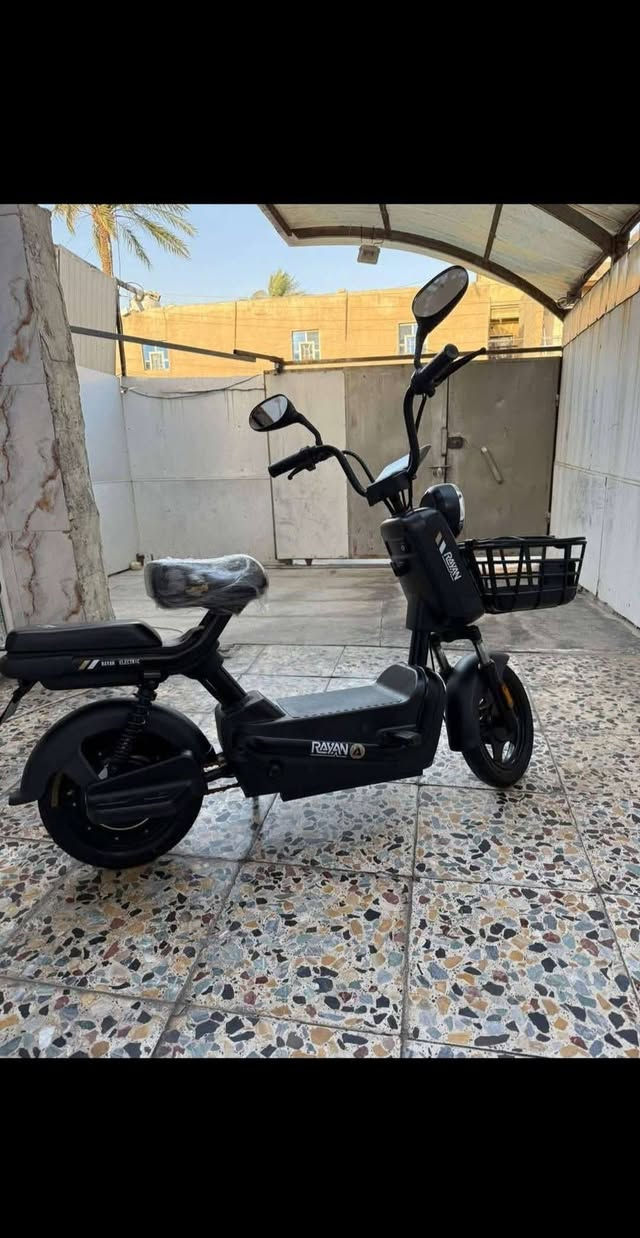 سلام عليكم دراجة ريان للبيع ملف 500 واط بطاريات ذيج السنة بدلتهة الدراجة بحالة ال جديدة مامتعبهة ولا افتر بيهة هواي صارلهة عدي 4 اشهر موديل 2024 هورن تشغيل عن بعد فتح قفل سرعة 60 الحقيقي 50 الدراجة ممتعوبة سعرهة 310 وبيهة مجال اي استفسار راسلني خاصاو تتصل عل رقم  *********** مكاني بغداد حي العامل
