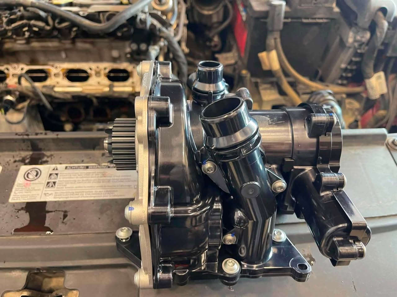 شيرين لصيانة السيارات الألمانية 🇩🇪
.
.

زبائننا الكرام ❤️
.

🚖 السيارة الأولى - Passat  2019 - محرك 2.0 Turbo

اشتكى الزبون من نقص دائم في ماء المحرك.

🔍 بعد الفحص الدقيق لمنظومة الماء ، تبين أن سبب المشكلة هو عطل في الواتر بامب (Water Pump).

✅ تم تبديل الواتر بامب بقطعة أوربية جديدة، مع تعبئة ماء G12 Evo، وإجراء فحص كامل لمنظومة الماء ، وإرجاع السيارة إلى وضع الشركة.🛡️ ضمان 6 أشهر على القطعة والعمل.

🌹🌹🌹

🚘 السيارة الثانية - Jetta 2017  -Golf  

اشتكى الزبون من وجود عند الاستدارة تم فحص الصدر الامامي للسيارة تبيّن أن سبب المشكلة هو تلف لاستيك الدرايف شفت (Drive Shaft Boot)، مما أدى إلى خروج الكريز ودخول الأتربة إلى المفصل ،  تم تبديل لاستيك اوربي جديد مع كريز حراري وارجاع السيارة الى وضع الشركة . 

🌹
🌹

‏‎زبائننا الكرام 

‏‎عروض وكالتنا 

‏‎١- تبديل هيدروليك كير بدون اجور عمل 🚘

‏‎٢- فحص كومبيوتر مجانا في وقت تحتاجه سيارتك الى فحص في حالة تبديلك لدهن المحرك في وكالتنا . 

‏‎٣- فحص للصدر الامامي مجانا في وقت تحتاجه سيارتك الى فحص في حالة تبديلك للدهن المحرك في وكالتنا . 

‏‎كذلك سوف تدخل تلقائيًا في السحبة الشهرية للفلاتر المجانية والسحبة الدهن المجاني كل ثلاثة اشهر. 

‏‎٤-زبائننا الكرام 

‏‎العرض الجديد من وكالتنا 

‏‎في حالة زيارتك لورشتنا سوف تدخل تلقائيا بالقرعة الشهرية 

١- فلاتر المحانية
‏‎٢- اجور عمل مجانية  

🌹
🌹

موقع شركتنا الجديد

‏https://maps.google.com/?q=36.168079,44.011108

‏‎‏‎شركة شيرين ( وكالة فولكس واگن & سكودا) 

‏‎اربيل - قرب نقليات بغداد ( كراج بغداد) - بالقرب من مرطبات 9* 9 

📞***********-***********

#Tiguan  #passat  #Volkswagen #atlas #jetta
