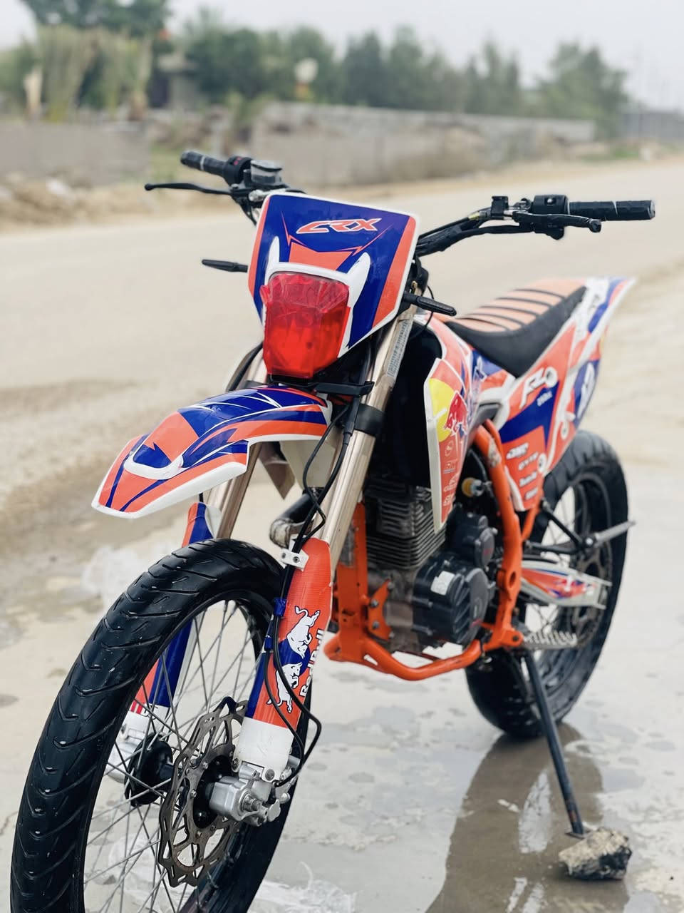 سلام عليكم دراجه قفاز للبيعCRXموديل٢٠٢٤محرك٢٥٠دراجه مامفتوحه محرك خير من الله لابخار ولادخن سعر١٣٥٠وبيه مجال قليل مكاني بابل قضاء جبله رقم***********
