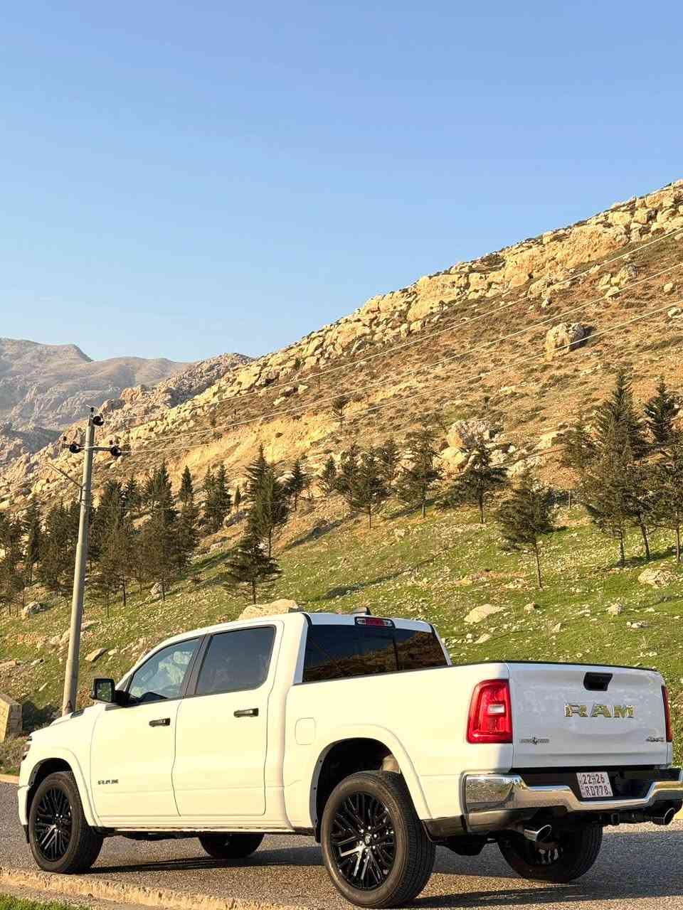 ⚡ 
RAM 2025
محرك 6 سلندر توين تيربو (Twin Turbo) – قوة وأداء عالي

🚙 دفع رباعي (4x4) جاهز لكل الطرق

✅ الحالة:

✔ بدون صبغ (وكالة)

✔ باب جبر + بودي قصير

✔ بك هورن (Bighorn) المرغوب

🌟 المواصفات:

✔ شاشة وسطية كبيرة حديثة

✔ كاميرا خلفية + حساسات

✔ تشغيل بصمة (Start/Stop)

✔ نظام دخول ذكي

✔ كير أوتوماتيك 8 سرعات

✔ مقاعد مريحة قماش / كهرباء

✔ تحكم ستيرن (ستيرن مالتي)

✔ مثبت سرعة

✔ نظام توفير الوقود (Eco Mode)

✔ نظام مانع الانزلاق والثبات

✔ رنقات ألمنيوم وكالة

✔ إنارة LED أمامي وخلفي

💥 المميزات:

✔ محرك اقتصادي مقارنة بالقوة

✔ مناسب للعمل والسفر

✔ سيارة نظيفة وجاهزة

كاتي (مؤقت) تترقم شمالي 

💰 السعر: 320$  ورقة  الرجاء بدون معامله 

📍 الموقع: أربيل 

📞 للاستفسار: ***********  واتساب أربيل, العراق
