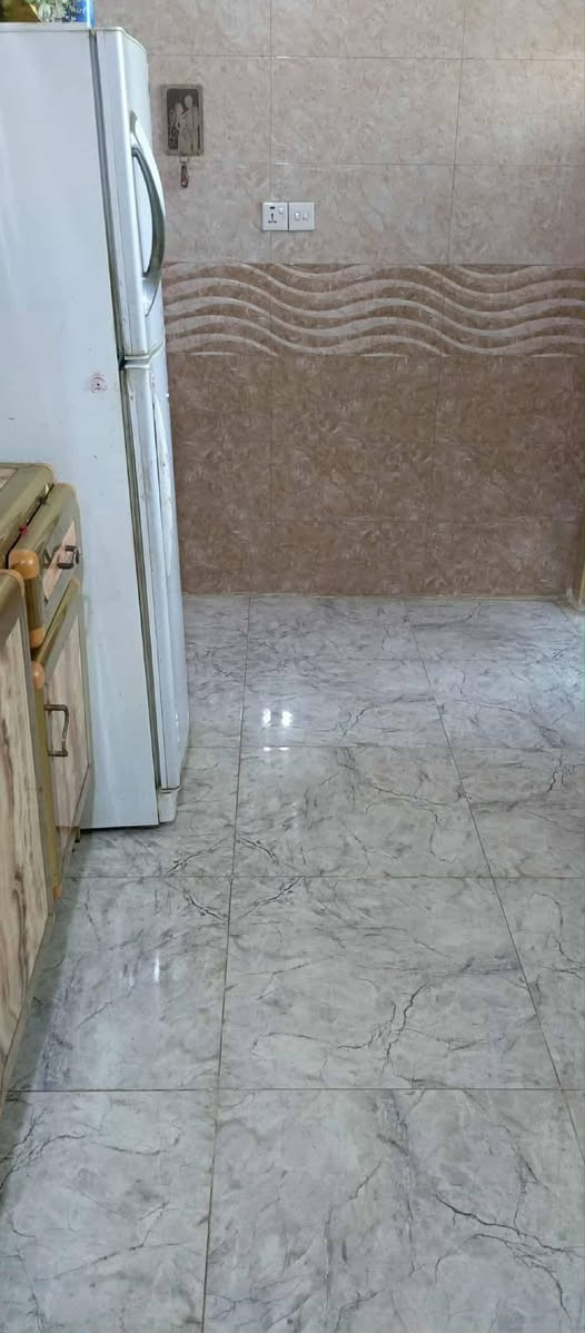 🏠دار سكن للبيع 🏠 المساحه 100 الواجهه 8ونص والنزال 11 غرفه نوم♦️ وصاله ومطبخ وبراني وصحيات داخليه وخارجيه هذا الطابق الارضي الطابق الثاني غرفه نوم كبيره 7امتار وصاله ومجمع صحيات وسطح♦️♦️♦️🌹🌹🌹✨✨
بين المدارس الصينيه والمستوصف  حي الزهراء مطلوب اسكان 16
 صاير على ساحه متنزه  مساحته بيت طابقين ✨✨🌹🌹
منطقه كامله الخدمات بها♦️♦️🌹🌹
التفاصيل اكثر واتساب 📱
‏‪***********‬‏📱
***********📱
