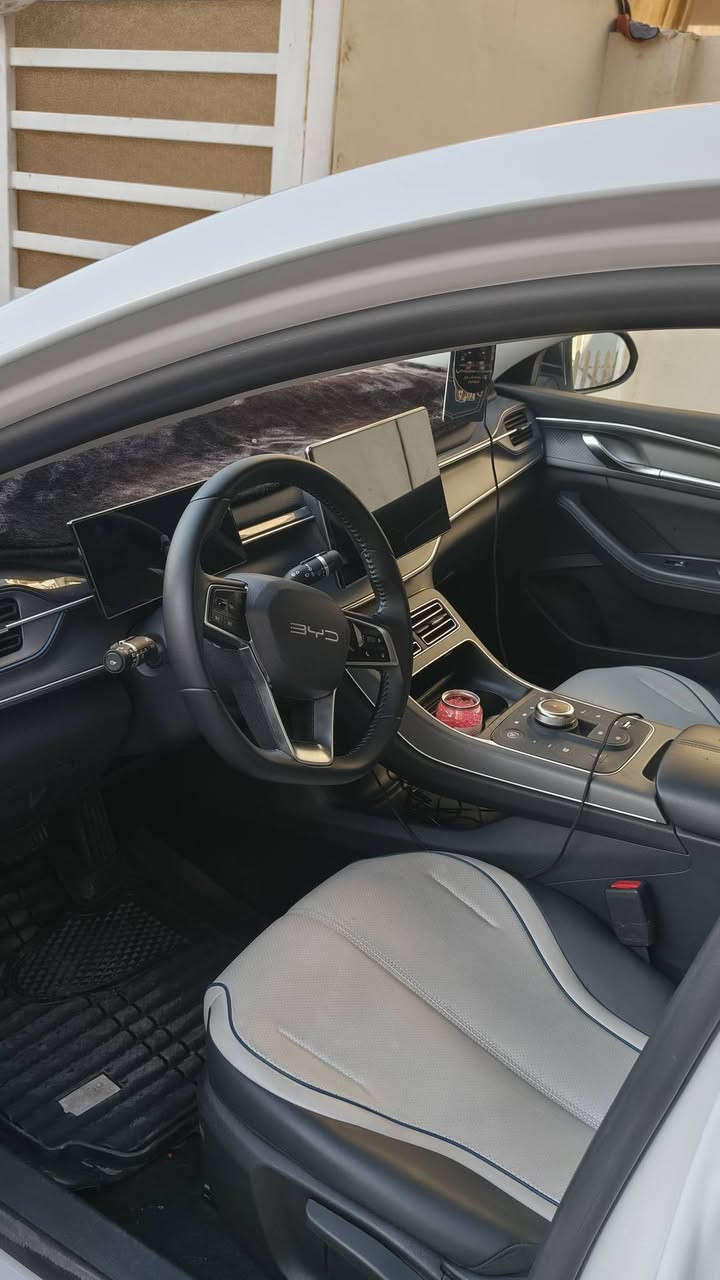 BYD دستروير 2025 مواصفاتها معروفه
بيها طخه خفيفه بالجنطه والسياره مكفوله كفاله عامه ماشيه ٣٠  كلش نضيفه السيارة وبيها ملاحظات بالدعاميه بسيطه ب٢٠٥٠٠   مكان بغداد الدوره ***********
