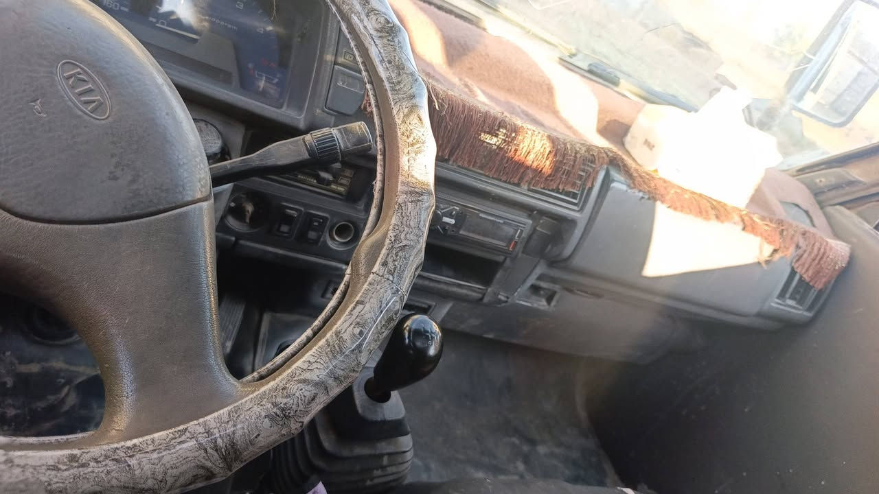 كيه بستة البيع موديل ٩٣ محرك جديد أكسل جديد بس الكير بيه الثالث يفلت السعر 15 العنوان التاجي ***********
***********
