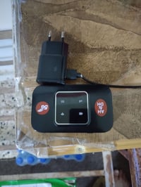 لبيع روتر اسياه نضيف شغال سعر 20 07503797835