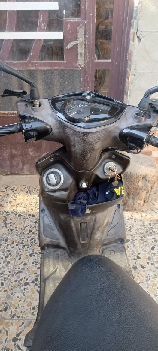 السلام عليكم حبايبي
دراجه سكني لد فحل ياباني قبق نفخ حساس استان دراجة مال رمبة نضيفة نضافته شوفت عينكم مكفولة من كلشي 
السعر مليون و350 وبيه مجال مكاني العبيدي وهذا رقمي خابرني أو راسلني وخادم ***********
