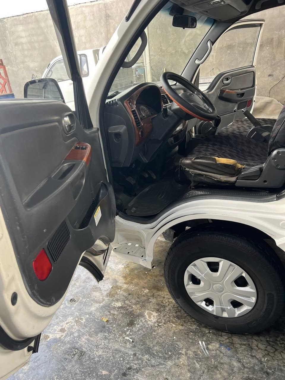 السلام عليكم البيع دمعه مديل 2007رقم ديالى
مكينه 2700 سياره حلوه سعر )(85)$وبيه مجال 
مكان سياره بغداد رقم الهاتف ***********
