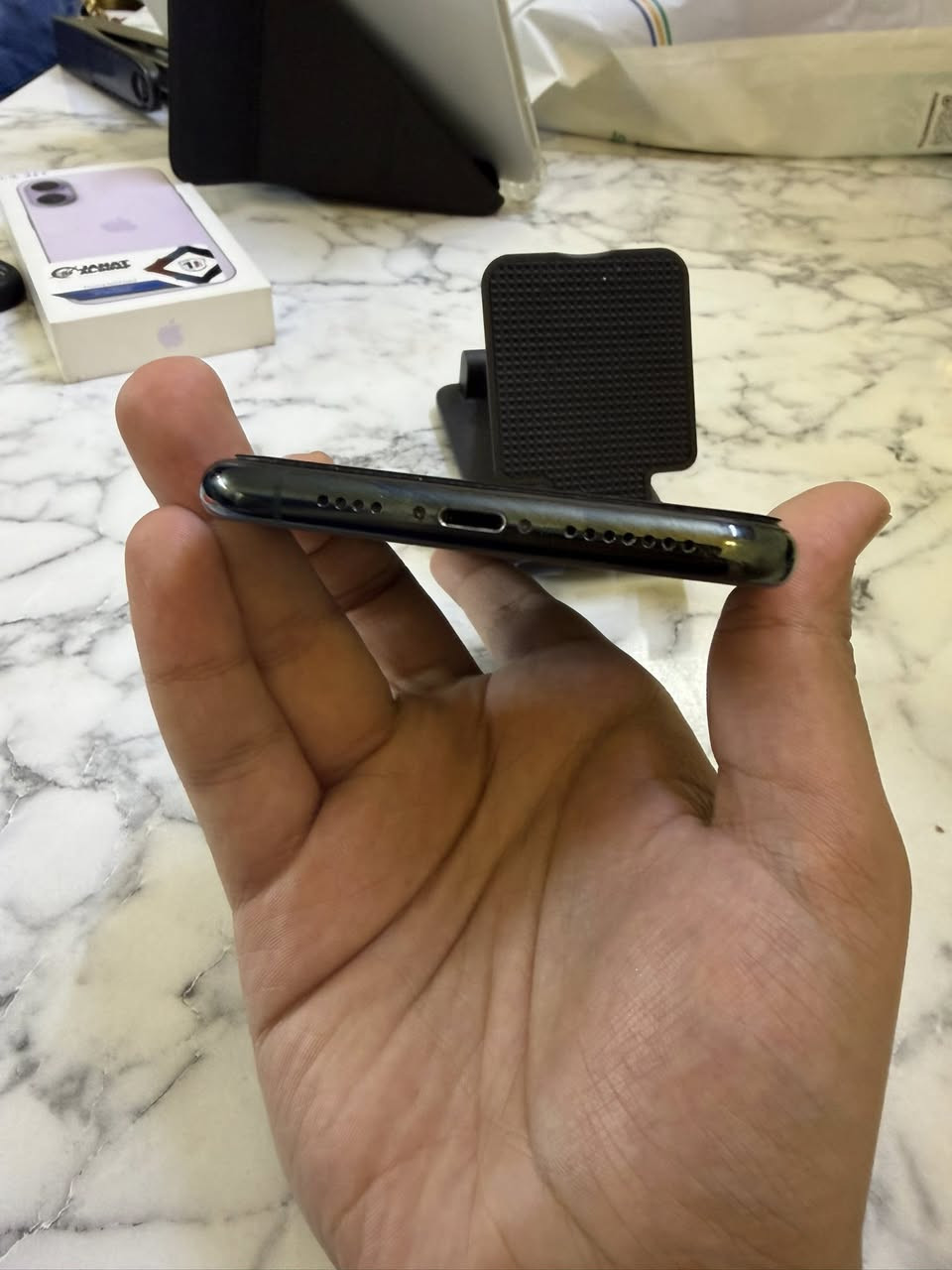 ايفون 11 برو ماكس و ايفون 7 للبيع
ايفون ال 11 برو ماكس: مكفول كفاله عامه بطاريه 77 اصل الجهاز مطاب اي صيانه ابداً مكفول من الفتح 
السعر 325 الف وبي مجال بسيط للشراي 
ايفون 7: مطاب اي صيانه بس بعض الخدوش ونكراش بسيط بل ضهر  + كامره خلفيه بيها هزه اما الكامره الاماميه تشتغل بوضع البلاد + بصمه ما تشتغل السعر 30 الف 
مكاني بغداد العامريه 
للتواصل واتساب : ***********
