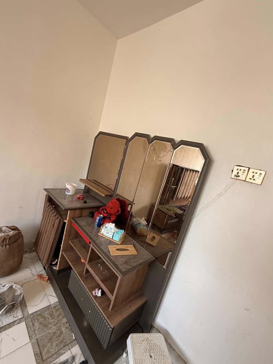 غراض للبيع
غرفة نوم
كاونتر
كيزر
ميز طعام وياه ٢كراسي


**إذا كنت صاحب هذا الإعلان وتريد حذفه لأي سبب، رجاءا أرسل رسالة إلى الدعم الفني**