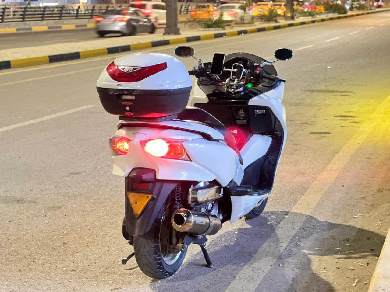 للبيع او مراوس  فورزه 010فول دراجه s7 مكينه بيضه كير شغال مكينه كفاله بيها نقص فقط التريشه اليسرا شويه مكسوره مبينه بل صوره بيها وياله كروم سعرهن 360 وبيها مري وقبغ شوته وصلنصه كلهن تزويد والدراجه بيها شريحه gbs ممفعله ماشيه 50 الف السعر 15وبيها مجال ***********مكاني ديالى بعقوبه
