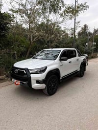 هايلوكس ادفنجر • ٦ سلندر فور ويل • رقم اربيل