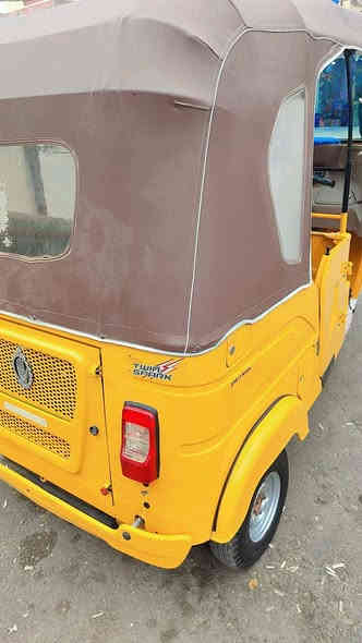 تكتك 22 شهر 8 رقم وسنويه بيه ضربه بصفحه معمره والباقي كفاله تكتك خير من الله السعر 8/800 وبيه مجال الاستفسار ***********
