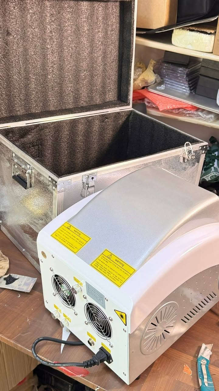 جهاز ليزر اندياك لازاله الوشم جديد غير مستعمل ب 650 وبي مجال قليل يوجد توصيل ***********

