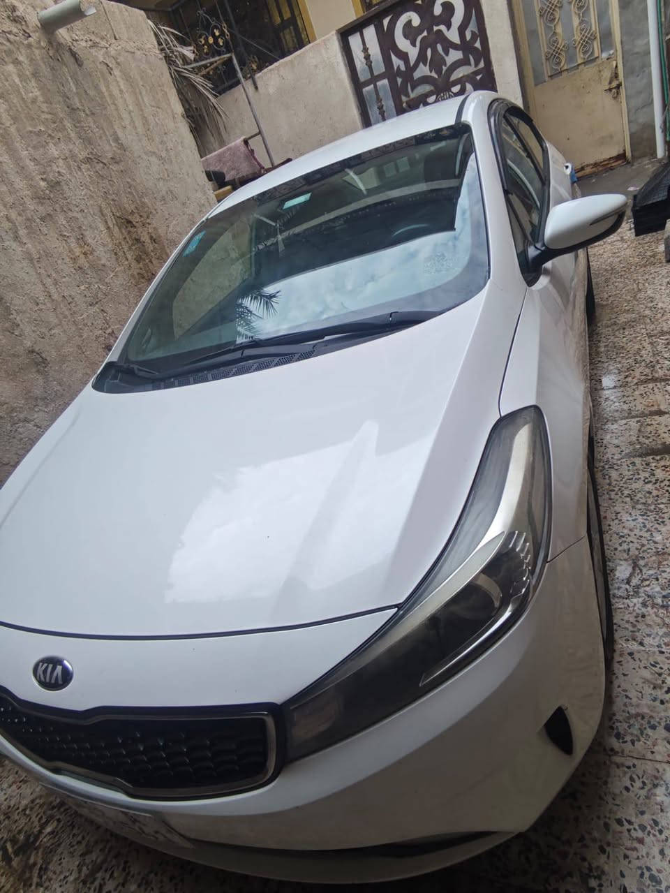 سيراتو خليجي مديل 2017 كفاله عامه مكينه كير تبريد وتدفئه جاهزه رقم انكليزي وهزه جديده رقم بصره تحويل مباشر للبيع -او مراوس بسياره سبعه راكب السعر 142 بيه مجال قليل العنوان البصره أبي الخصيب حمدان   رقم النقال ***********
