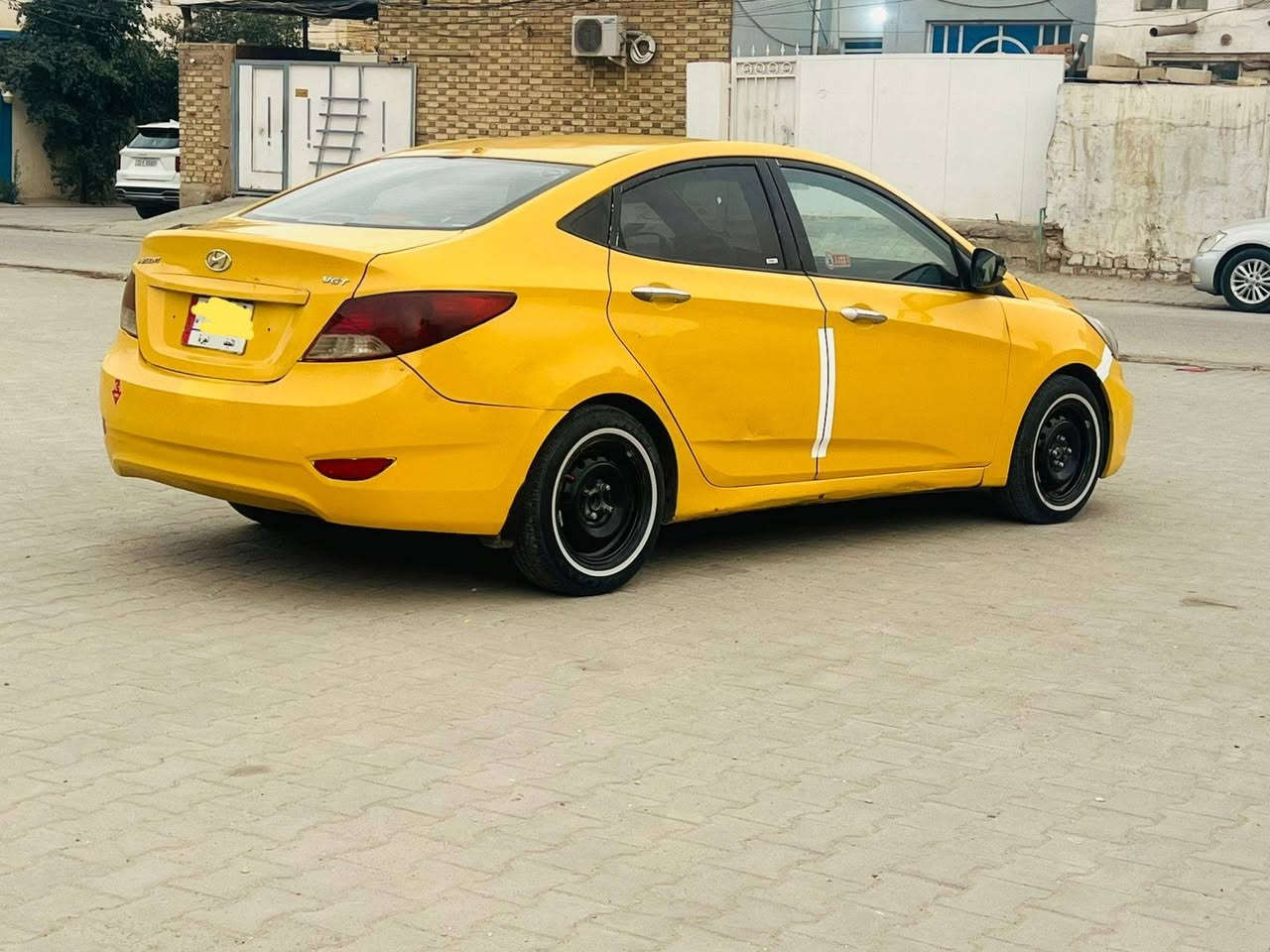 سلام عليكم الاتصال *********** 
السعر 77

وعليه غرامه مال مرور 400 الف تكطعن من السعر

هيئه مصفره 

موديل 2012 خليجي  رقم نجف

سياره كفاله عامه من ضربه

سياره جاهزه مكينه وكير وحداديه وتبريد كله مكفول 

تخم تاير ابو الخطه جديد

دوشمه جديده 

مكينه 1600  سياره حلوه وجهازه 

سنويه لسنه 28  مداور ثاني يوم 

مكان السياره نجف كوفه 

***********
