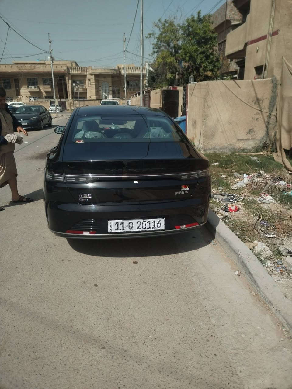 سلام عليكم سياره BYD موديل 25البيع سياره مكفوله كفاله عامه دسترولي مكان بغداد رقم الهاتف ***********
