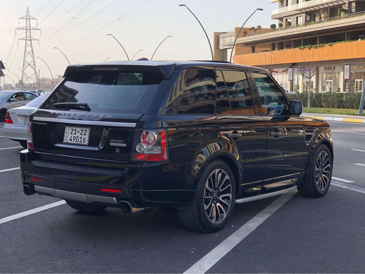 ڕانج رۆفەر ٢٠١١ سپۆرت  سوپەرجارج بێ سەرەتایە واتە بی رەقەم (ادوات) فول مواسەفات ناو خەنەیی پێنج کامێرا  ٣ پارچە  پەمپە دەعمی نی یە نرخی (88$)وەرقە و معامەلە(***********) السليمانية, العراق
