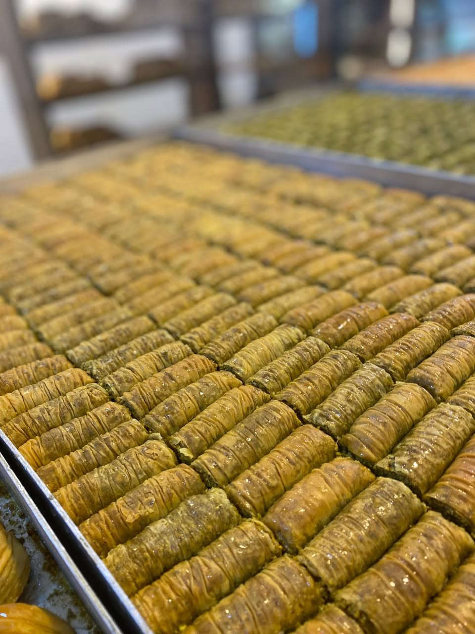 السند كيك يقدم لكم افضل انواع الحلويات التركيه😋 والعراقيه بجميع اصنافها بلدهن الحر والفستق الحلبي👌 
📍موقعنه كميره الشارع الرئيسي مقابل مطعم جكن وان مجاور نبيل ياني واهلا وسهلا بيكم 
🚚متوفره خدمه التوصيل المجاني داخل منطقه كميره والمناطق المجاوره 🩷
للحجز ولاستفسار ***********
