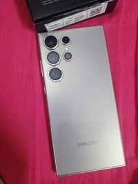 للبيع  اس 24 الترا ذاكرته 256  الجهاز جديد مستخدم فتره  لون مميز الجها...