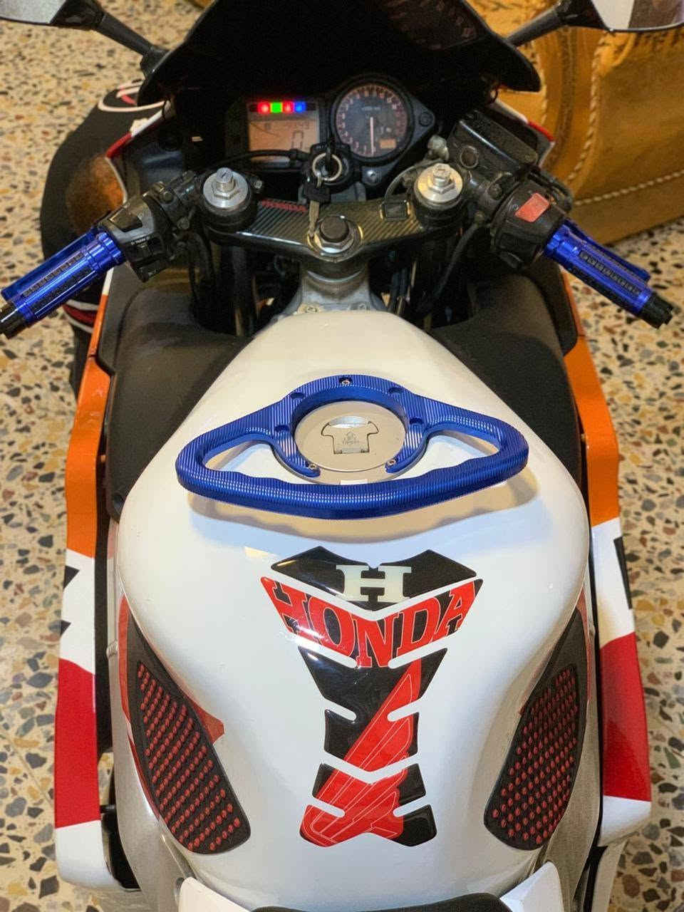 سلام عليكم
دراجه f4i 2004 600cc

للبيع الدراجة مكينتها مفتوحة الدراجة نكره بكل وقت ترايك وين متريد  منفيس او مكاتبه فقط

عنواني: ابوغريب

***********
