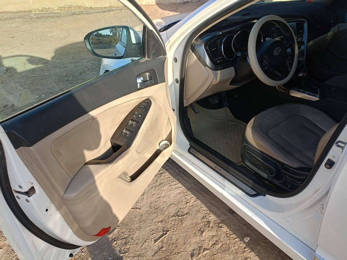 السلام عليكم
كيا اوبتيما مديل 2012خليجي فول مواصفات عدا البني راما كفالة عامه بسمي رقم بغداد انكليزي 
مكينه 2400مفتوحه 
بصمه 
كشن جلد 
تحكم استيرن جهتين
كامره خلفيه شركه بلمرايه
تبريد خلفي ا
اكزوزين
خمسه ويل كب 
تخم تاير
حداديه كامله
بسمي صار ٣ سنوات عندي 
السونار موجود وتجي وتشوف 
وتفحص واني خادم 

السعر ١٣٣ وبيه مجال قليل 
***********
