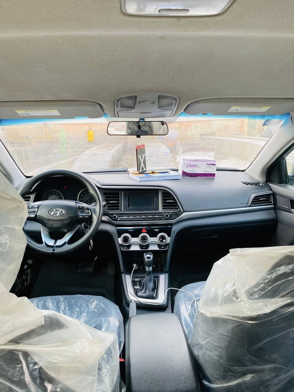 السلام عليكم
النترا موديل ٢٠١٩ وارد أمريكي (حادثها فقط جاملغ امامي جهة الصدر وبنيد )وصبغ جاملغ الأمامي وبيها نص باب صبغ فقط بدون دواخل السياره ليبل واحد 
السياره كير at المرغوب بلادي محرك 2000 دوش تخم تاير جديد صدر نضيف .
مواصفات السياره شاشه ،كامره خلفيه ،تحكمات ستيرن ،مانع تزحلق ،تحديد مسار ،/تدفئه تبريد فول السياره احلى من الصور 
رقم السياره بغداد دولي السياره بأسمي تحويل مباشر 
السعر 120$ وبيها مجال 
مكان السياره واسط /الصويره 
*********** رقم الهاتف
