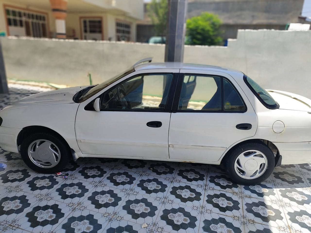 السلام عليكم ورحمة الله وبركاتة من رخصت الادمن المحترم كيا سيفيا موديل 96رقم بغداد مشروع وطني بسمي كير عادي محرك 1600تدفئة تبريد سيارة جاهزه ع الاخير السعر المطلوب 40وبيها مجال قليل ديالى الخالص سراجق للاتصال ***********  ***********
