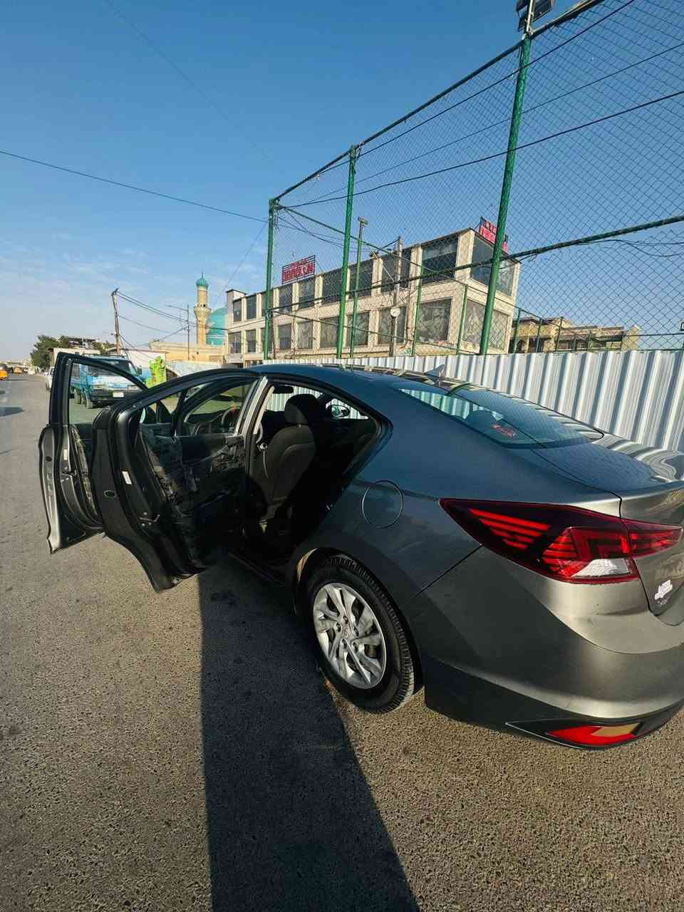 بسم الله الرحمن الرحيم 
اللهم صل على محمد وال محمد 
السلام عليكم 
النترا 2019 ماشية 49 kL
 كلين تايتل دعامية خلفية فقط 
كير AT 
محرك2000 دوش
فول تحكمات ستيرن
كاميرا دواره 
تبريد ثلج بلادي 
تايرات جديدة 
حدادية جاهزة وجديدة 
سيارة مكفولة عام من البارد والصبغ وتعديل 
رقم بغداد انكليزي وسنوية وهزة جديدة بأسمي 
سيارة جديدة وكالة 
السعر المطلوب137$ بيها شي بسيط  
عنوان بغداد***********
