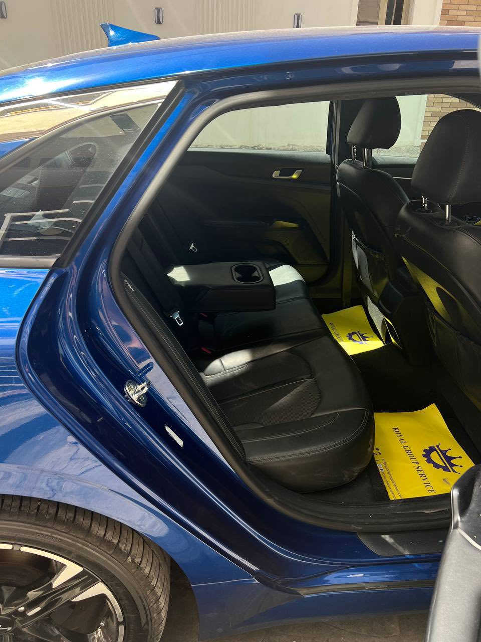 كيا K5 gt line 2022 (رقم بغداد)
المحرك: 1.6 توربو (GDI)
UVO Link مع نظام 10.3 شاشة حجم
يدعم Android Autog Apple CarPlay سلكيًا، وشحن لاسلكي
للهاتف
مقاعد أمامية مدفّأة ومهواة،
عجلات قياس 18 باللون الأسود
شعارات GT-Line على المقاعد والإضافات الرياضية نحذير منع التصادم الأمامي (FCA)
نثبيت المسار (LKA)، والتنبيه عند الخروج عن المسار مراقبة النقطة العمياء والتنبيه عند المرور الخلفي
(Adaptive Cruise Control) مثبت سرعة متكيّف
مواصفات معروفه او كولشي واضح كدامك 

السعر : 155$ 
استفسار واتساب : ***********
