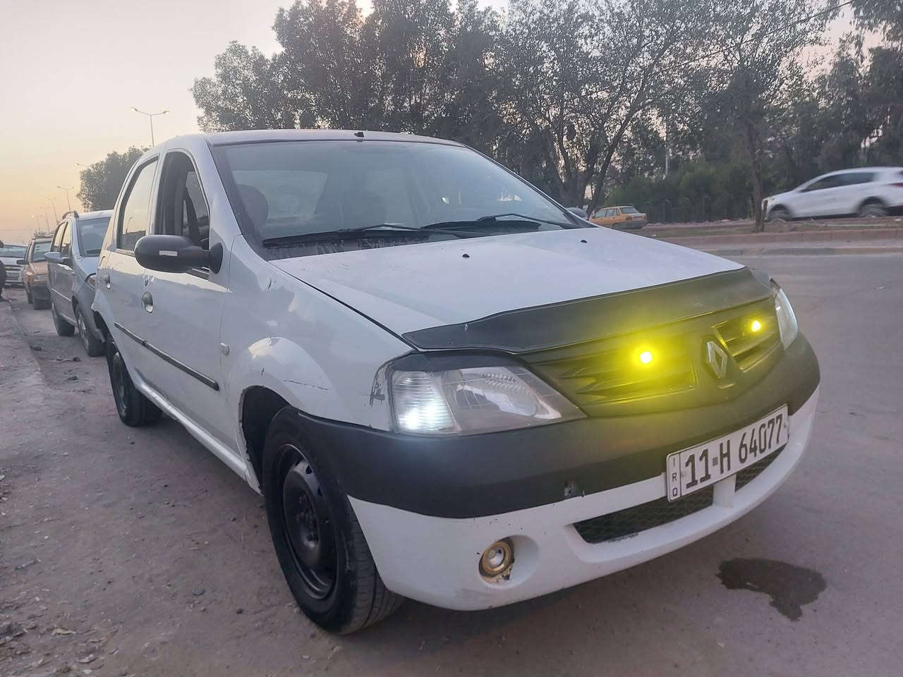 السلام عليكم
***********
رينو لوكان ٢٠١٠
السعر ٤٧ 
سنويه باسمي بدون صبغ فقط بارد جاملغ ايمن وقبغ صندوك 
كير مكينه صدر تبريد كفاله 
مكاني بغداد الحريه
