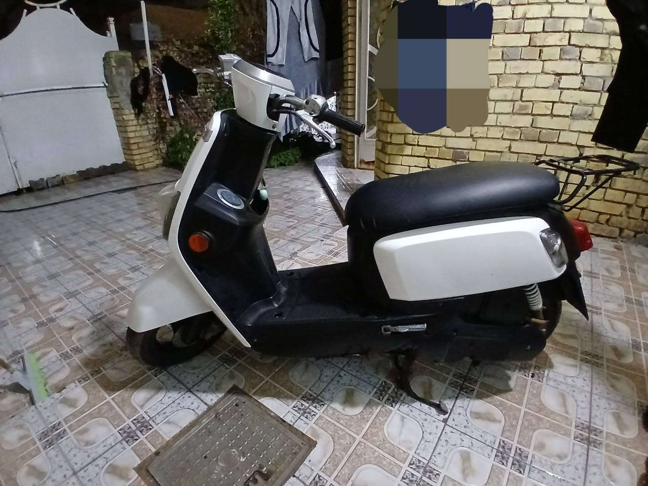 السلام عليكم دراجه بوليس مسطرة 2010 نوزل صار ٤ اشهر نازله رمبة مكفوله كفاله عامه وكلشي شغال دشبول إلكتروني وسيبايه الاصليه ثانيه هم وياها بيع او مراوس مكاني كوت حي الجهاد *********** السعر 950 وبيها مجال
