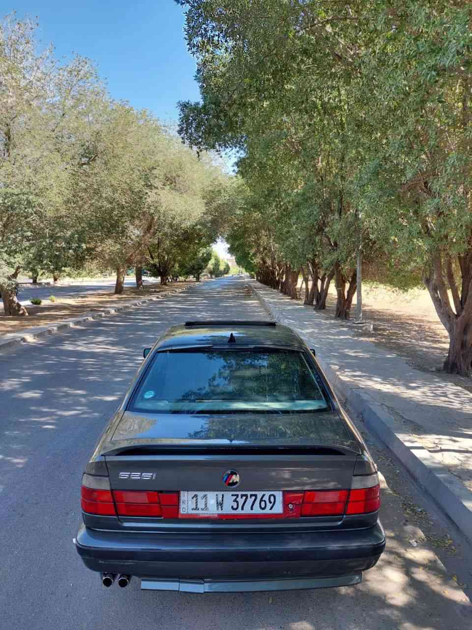 سلام عليكم بي ام 525مسكر فانوص رقم بغداد انكليزي سياره كل نقص ما بيهه مكينه وكير  مكفول صدرهه جديد تخم تاير جديد سلايت شغال تبريد شغال موديل 94 دبل ايرباك دعاميات Mدوس M السعر 75وبيهه مجال للاستفسار***********مكان السياره بغداد الكاظمية مكلف بل نشر
