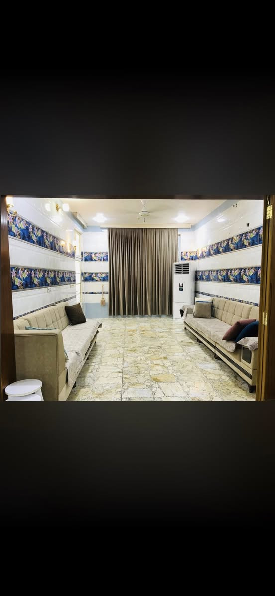 بيت للبيع مساحه ٢٠٠ متر طابو زراعي سند ٢٥ قرار محكمه بناء حديث عل حولي
مقابيل نزلت حي الضباط بيت ركن موقع حلو قريب للشارع العام 

متوفر خدمات  طابق واحد 

يحتوي على غرفتين منام وصاله على طول البيت واستقبال ومطبخ وصحيات داخلي وخارجي وكراج لسياره وسطحين وممر خلف البيت على طوله

وصاله فوك على عرض البيت تصلح غرفه 

كربلاء طويريج الحولي

*********** واتساب واتصال
