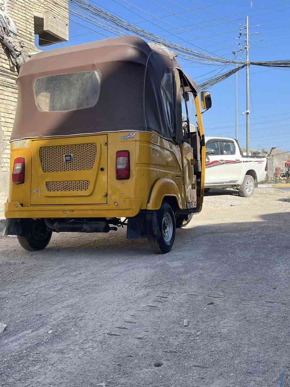 سلام عليكم اخوان تكتك موديل 2021 صفرا بيه ضربه بس بل لضد ومسوينه بارد ما صابغينه موجود الصوره ادخل وشوف تكتك نضيفه كلش وكاعده وحلوه ودواشمه جديده وحلوه تكتك مرتبه مامتعوبه ومكينه مامفتوحه وناعمه كلش  والسعر 7ونص وبيه مجال مكاني كربلاء حي العامل ***********
