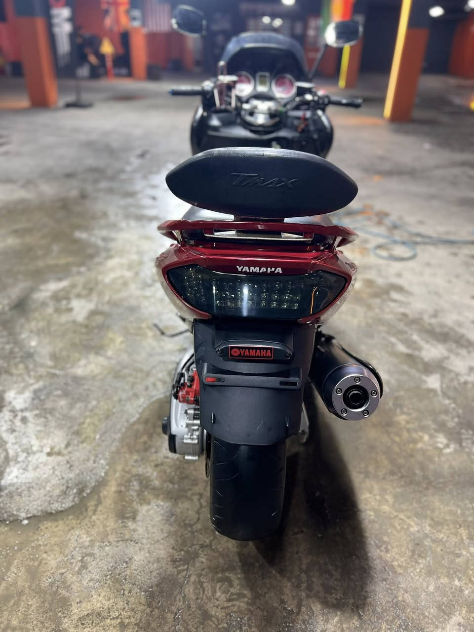 السلام وعليكم اقره المنشور يله تخابر
تي ماكس 2008 للبيع 
دشبول احمر 
الممشه 50 الف 
الدراجه بحاله الوكاله 
برغي نقص ماكو جيب وياك 70 فيتر 
اي ستفسار ***********
