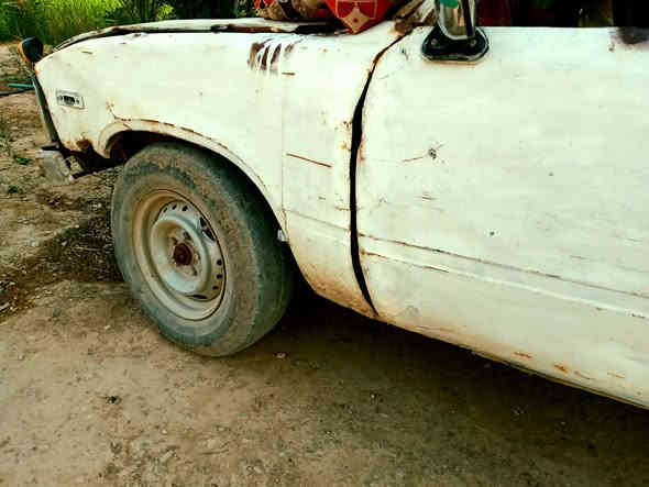 السلام عليكم ورحمة الله وبركاته سياره بكم 80مصقطه للبيع كير محرك شرط السعر 11ورقه وبيها مجال المكان ناحية الزاب الاتصال ***********
