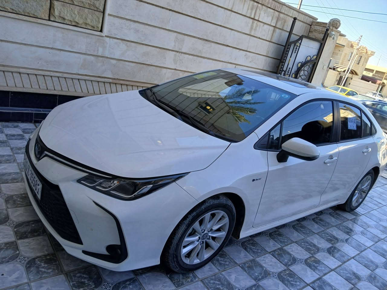 السلام عليكم سياره كورلا هايبرد موديل 24 شكل الخليجي السياره ماشيه،17 الف السعر 150 وبيها مجال بسيط مكاني تكريت  رقم ***********
