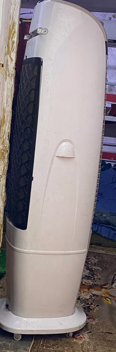 مبرده سبلت جديده نضيفه كلش استعمال قليل هؤاها وبرودتها خير من الله السعر٢٥٠ اني ماخذها قبل فتره ب٣٥٠ الف المكان بغداد الشماعيه ***********
