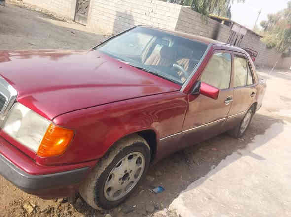 مرسيدس دب موديل 91 رقم بغداد انكليزي السياره معمره بالكامل ادامه كامله للمحرك  محوره محرك 3000 غرفه جديده السعر 55 وبيها مجال
 مكان السياره بغداد ***********
