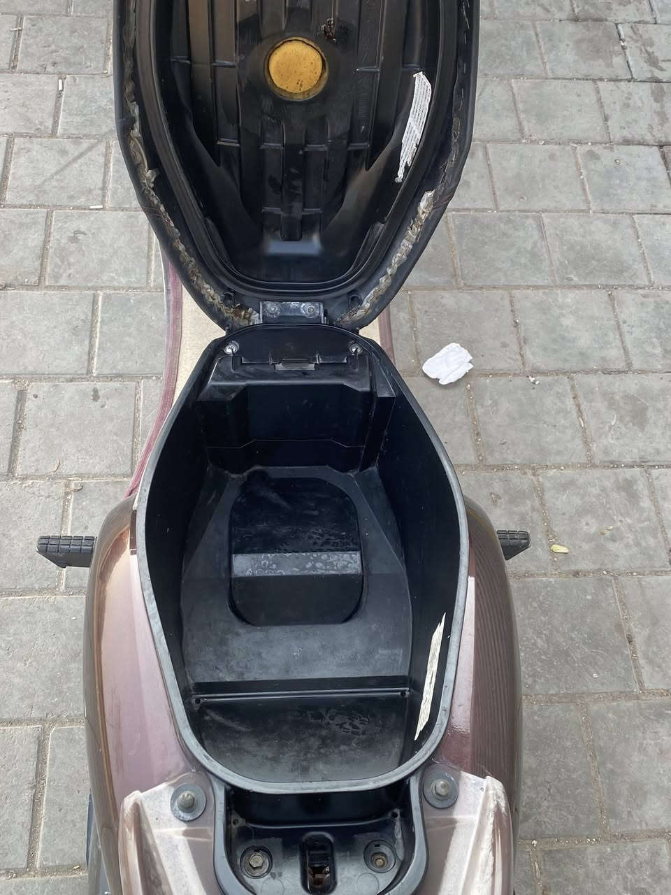 فلة كفالة اوراق منفيس كلها بلادية شلعة معدل كل كهربائيات شغالة بريكات امامي خلفي محرك ممفتوح دراجة وضع الوكالة السعر 650 وبيها مجال للشراي مكاني بغداد حي البتول ***********
