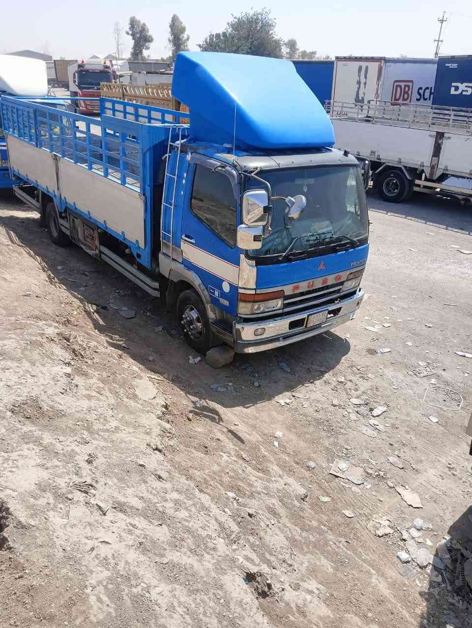 السلام عليكم فوزة بزون شاصي عريض ستة وربع محرك ١٤عادي جديد مكفولة سيارة تخم تاير رقم بصرة عنواني كركوك 
مكلف بل نشر رقم صحبة *********** سعر ١٨٥ وبية ماجال
