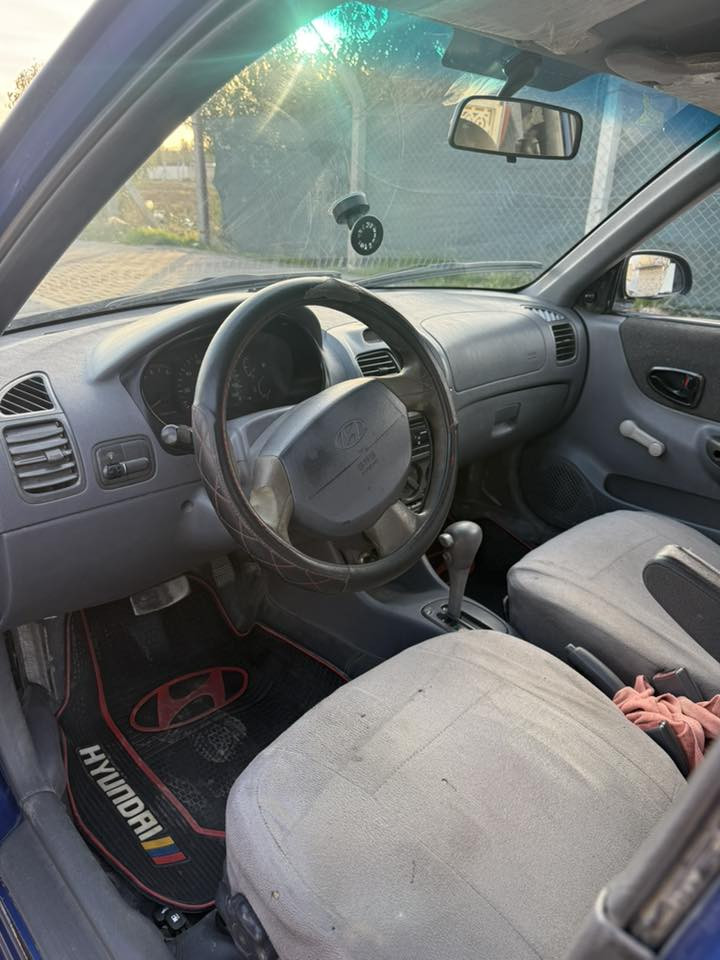 هونداي فيرنا 2000 كير اوتماتيك رقم اربيل سنويه باقي سنه السياره بيهه بس بارد بابين سكن قطره معجون مابيهه تبريد جديد ثلج جاهزه *********** طالب عليهه 60 وبيهه مجال بسيط للشراي مكاني كركوك
